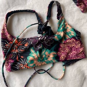 Born primitive swim top